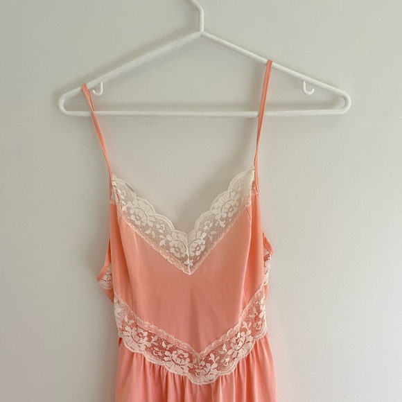 Vintage nightgown - Picture 2 of 2